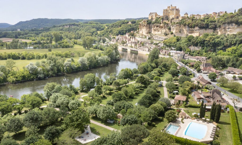 camping le capeyrou aan de rivier Dordogne