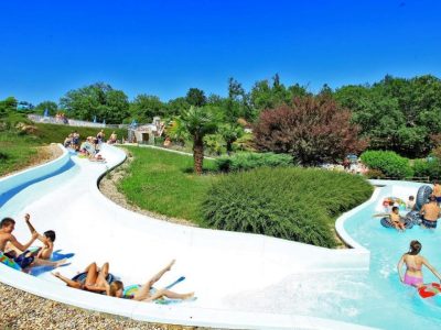 wildwaterbaan-stroomversnelling-camping-st-avit-loisirs